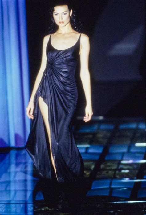 versace fashion show 1995